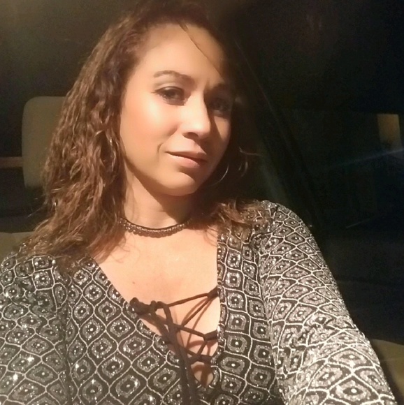 Meet your Posher, Roxane - Picture 1 of 1